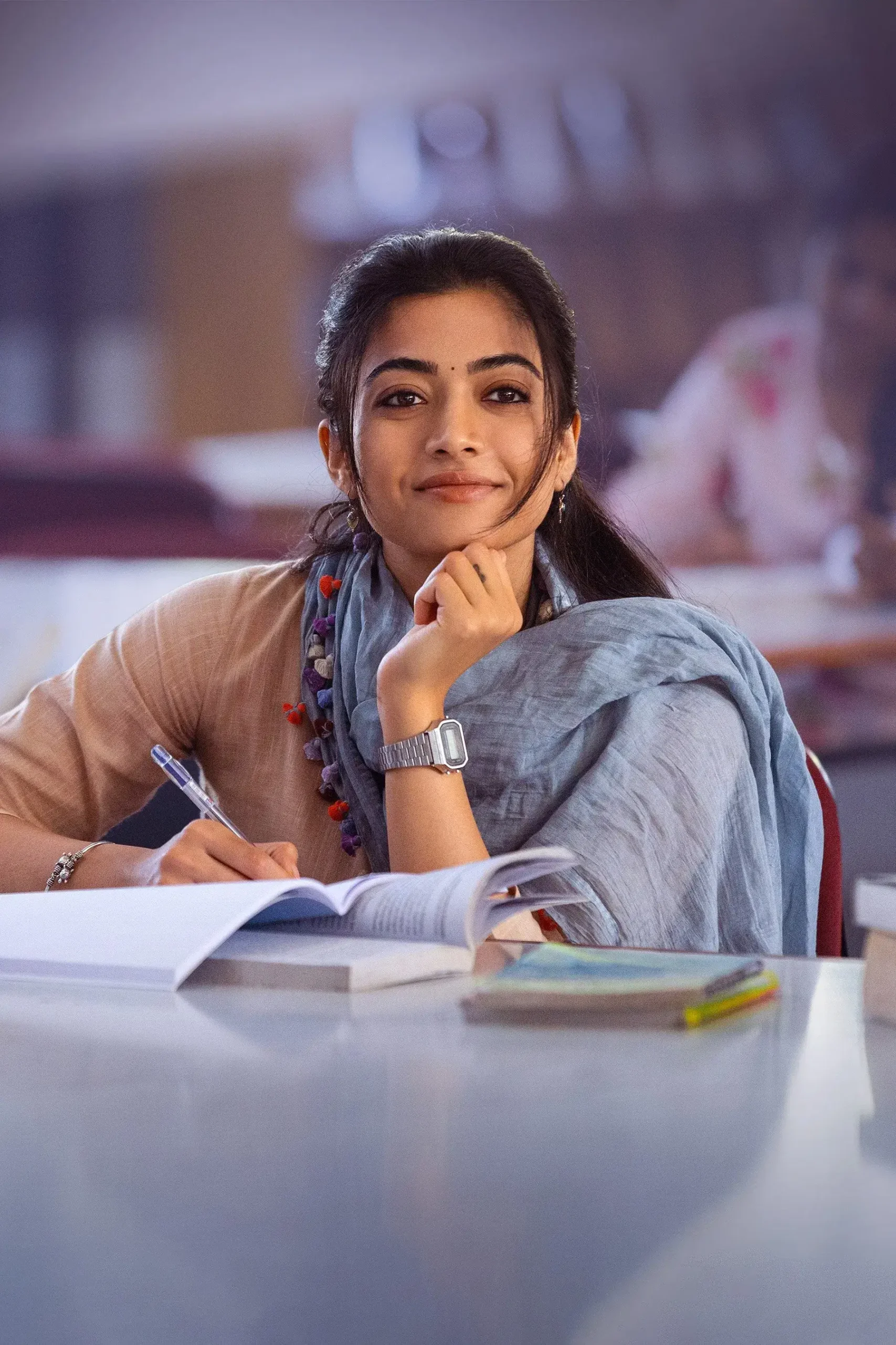 دوست‌دختر (The Girlfriend)